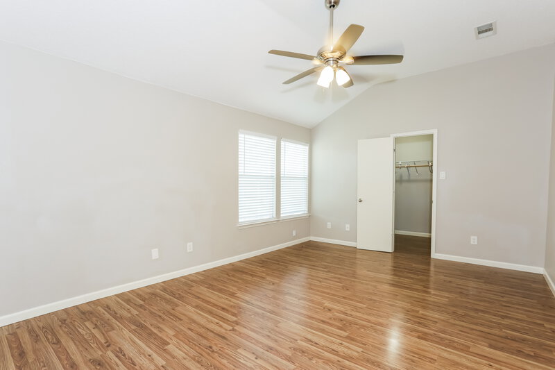 1,910/Mo, 327 Tioga Dr Arlington, TX 76002 Main Bedroom View