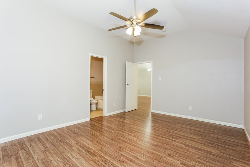 1,910/Mo, 327 Tioga Dr Arlington, TX 76002 Main Bedroom View 2