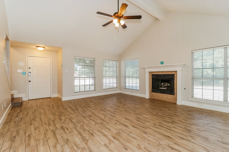 2,685/Mo, 4902 Garden Grove Rd Grand Prairie, TX 75052 Living Room View