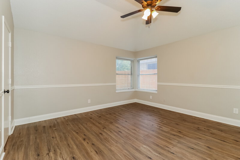2,685/Mo, 4902 Garden Grove Rd Grand Prairie, TX 75052 Main Bedroom View