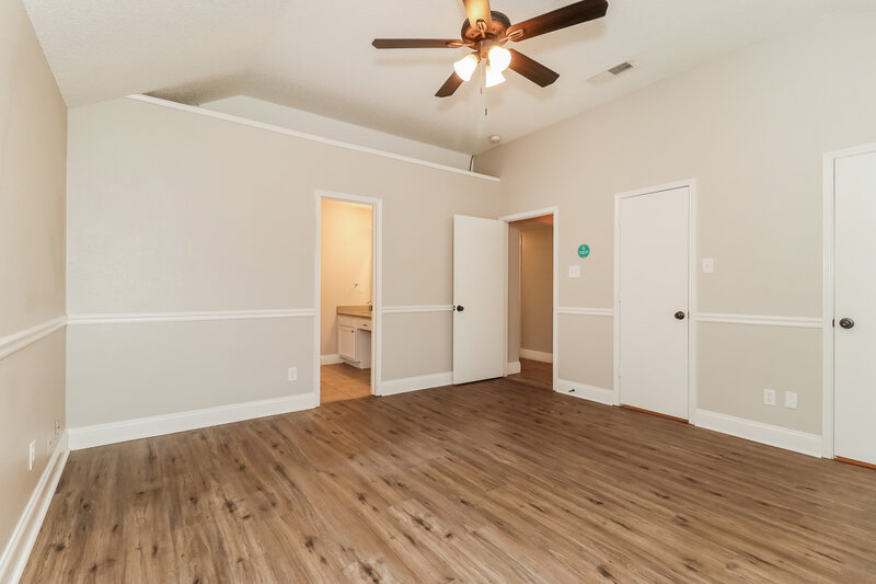 2,685/Mo, 4902 Garden Grove Rd Grand Prairie, TX 75052 Main Bedroom View 2