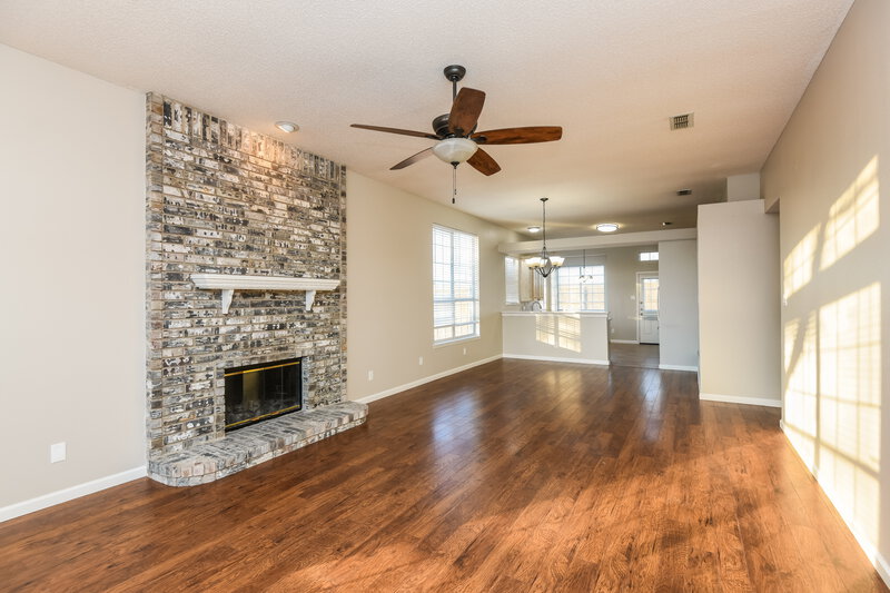 2,385/Mo, 2912 Genessee Ct Fort Worth, TX 76118 Living Room View 2