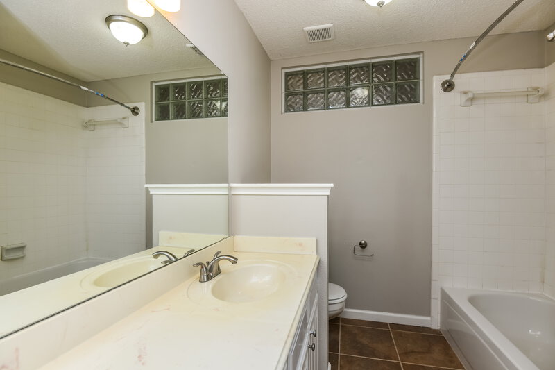 2,385/Mo, 2912 Genessee Ct Fort Worth, TX 76118 Bathroom View