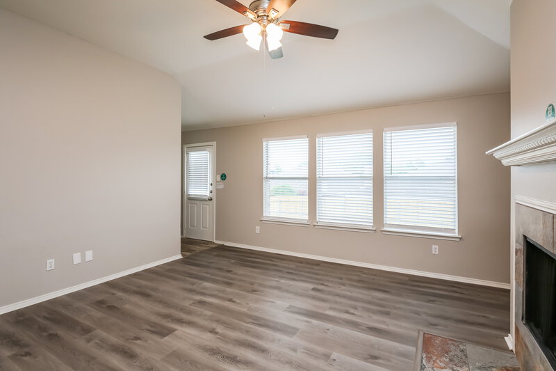 2,415/Mo, 5436 Trout Creek Ct Watauga, TX 76137 Living Room View 3