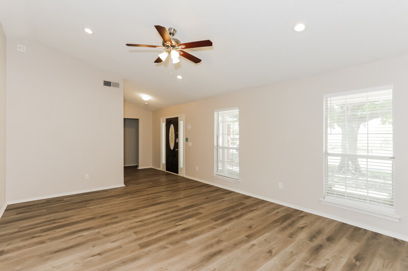 2,155/Mo, 912 Eagle Dr Desoto, TX 75115 Misc View