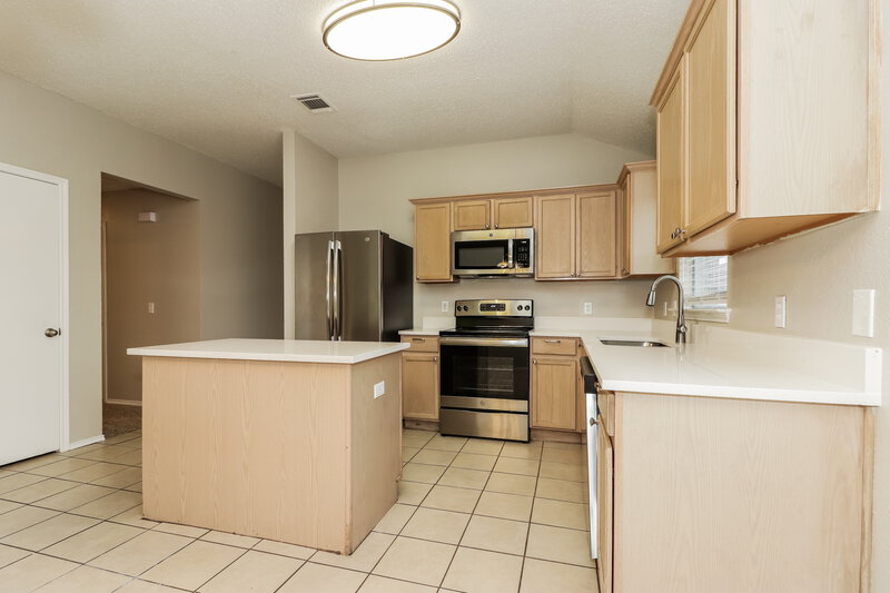 2,360/Mo, 1407 Anglican Dr Arlington, TX 76002 Kitchen View