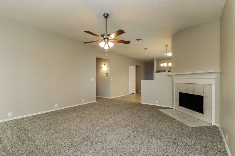 2,360/Mo, 1407 Anglican Dr Arlington, TX 76002 Family Room View