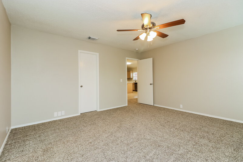 2,360/Mo, 1407 Anglican Dr Arlington, TX 76002 Main Bedroom View 2