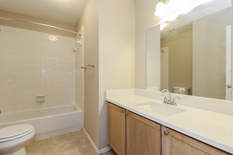 2,360/Mo, 1407 Anglican Dr Arlington, TX 76002 Bathroom View