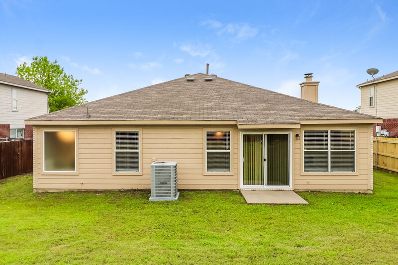 2,360/Mo, 1407 Anglican Dr Arlington, TX 76002 Rear View