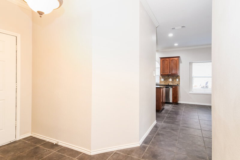 2,140/Mo, 6220 Claire Dr Fort Worth, TX 76131 Foyer View