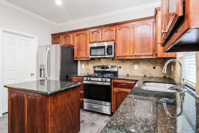 2,140/Mo, 6220 Claire Dr Fort Worth, TX 76131 Kitchen View 2