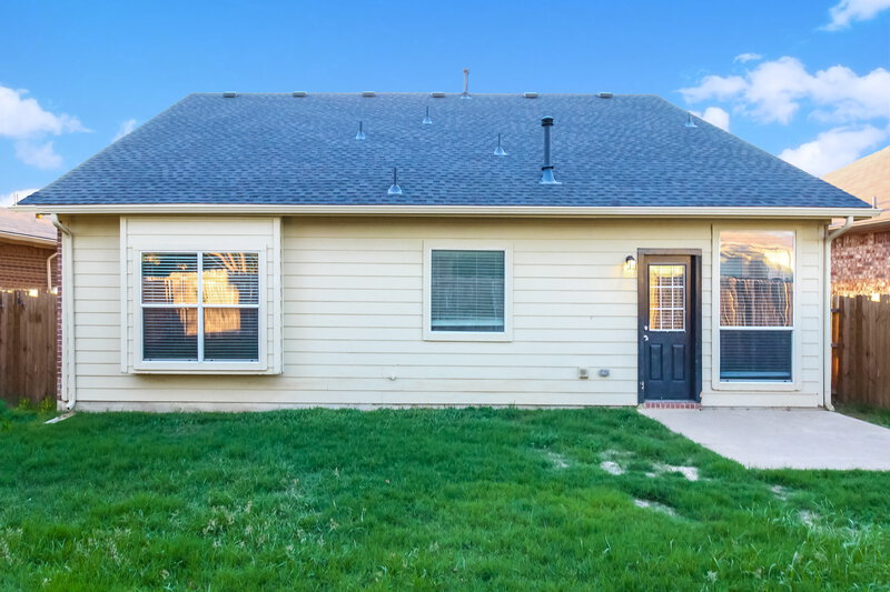 2,140/Mo, 6220 Claire Dr Fort Worth, TX 76131 Rear View