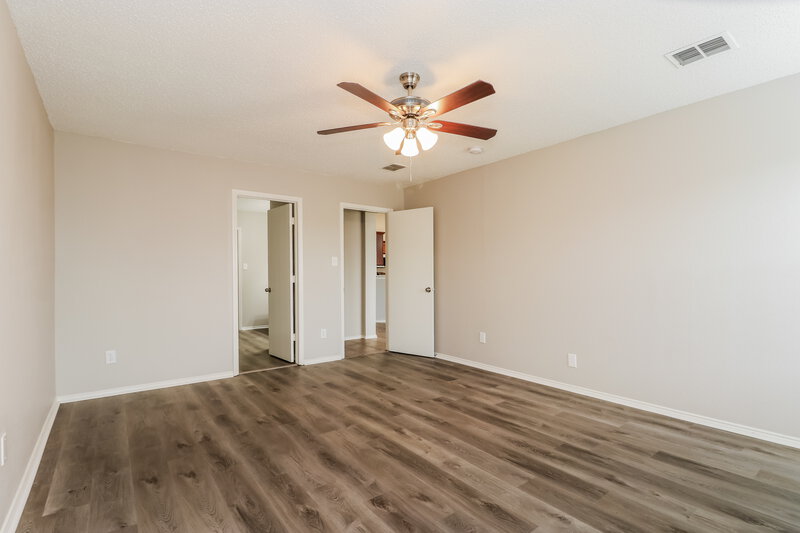 2,500/Mo, 2446 Frontier Dr Grand Prairie, TX 75052 Main Bedroom View 2