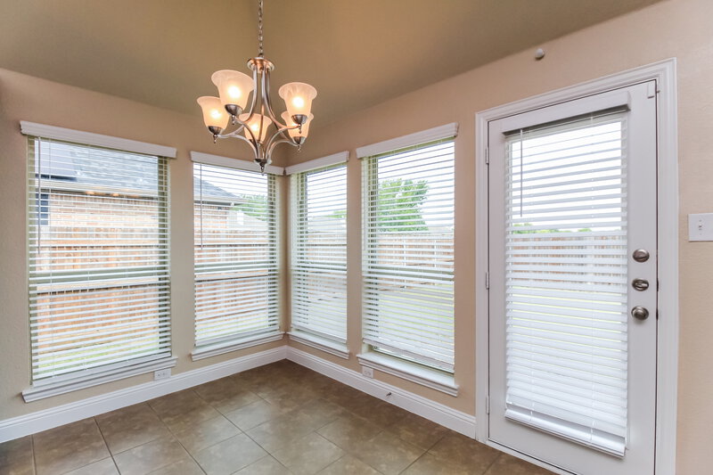 2,640/Mo, 407 Valley Ridge Dr Red Oak, TX 75154 Dining Room View