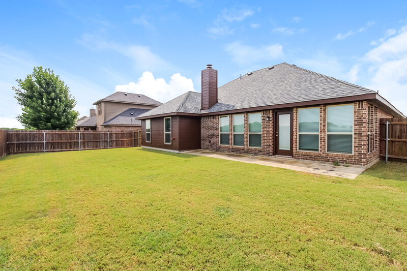 2,640/Mo, 407 Valley Ridge Dr Red Oak, TX 75154 Rear View