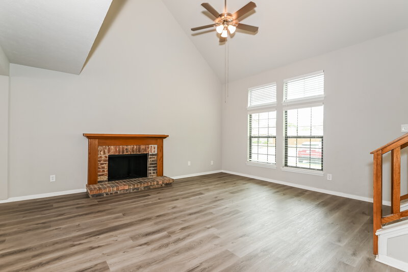 2,285/Mo, 9201 Grant Dr Rowlett, TX 75088 Living Room View 2