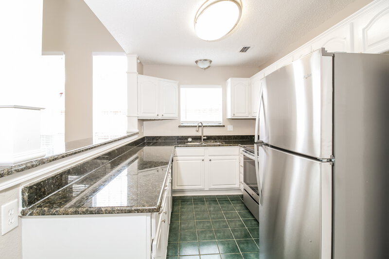 2,620/Mo, 1332 Overlook Dr Lewisville, TX 75067 Kitchen View 2
