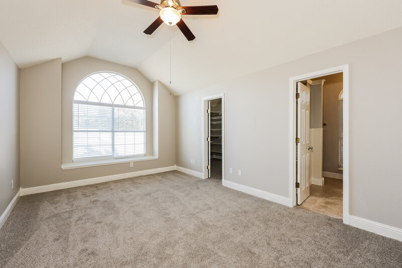2,600/Mo, 7962 Crystal Creek Cir Fort Worth, TX 76137 Main Bedroom View 2