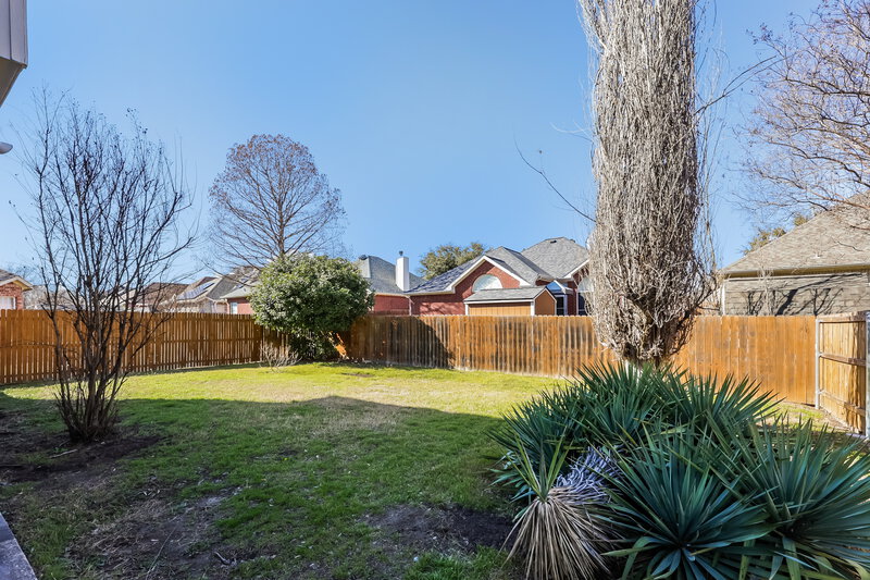 2,600/Mo, 7962 Crystal Creek Cir Fort Worth, TX 76137 Rear View