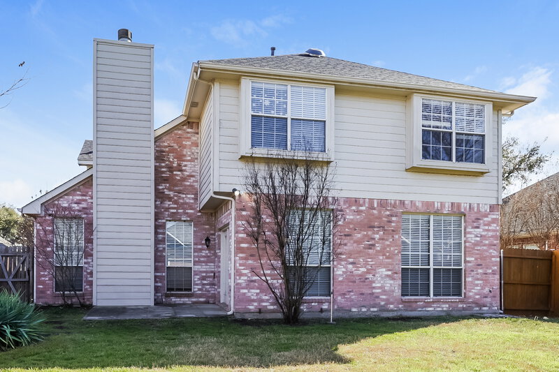 2,600/Mo, 7962 Crystal Creek Cir Fort Worth, TX 76137 Rear View 2
