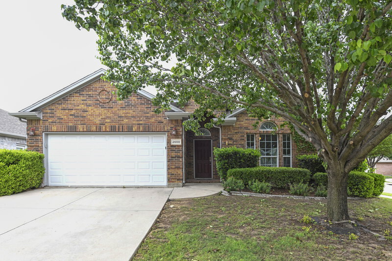 2,515/Mo, 2600 Evening Shade Dr Fort Worth, TX 76131 Front Entrance View 2