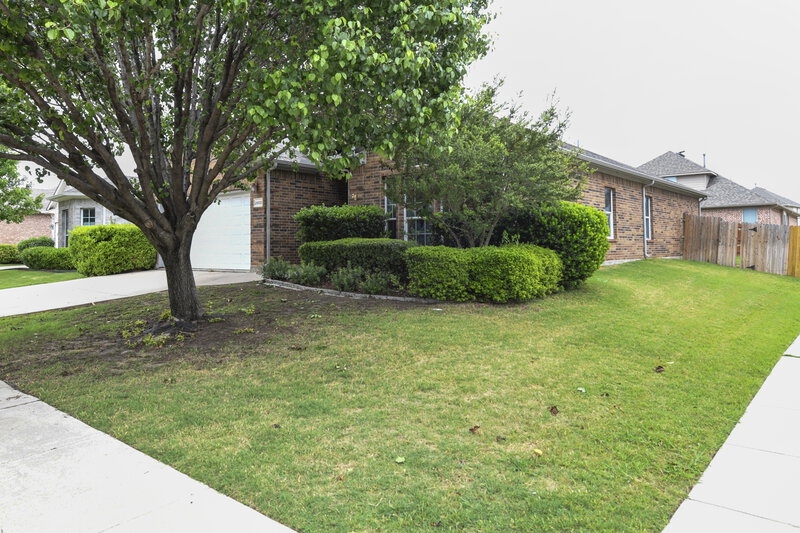 2,515/Mo, 2600 Evening Shade Dr Fort Worth, TX 76131 Front Entrance View 4