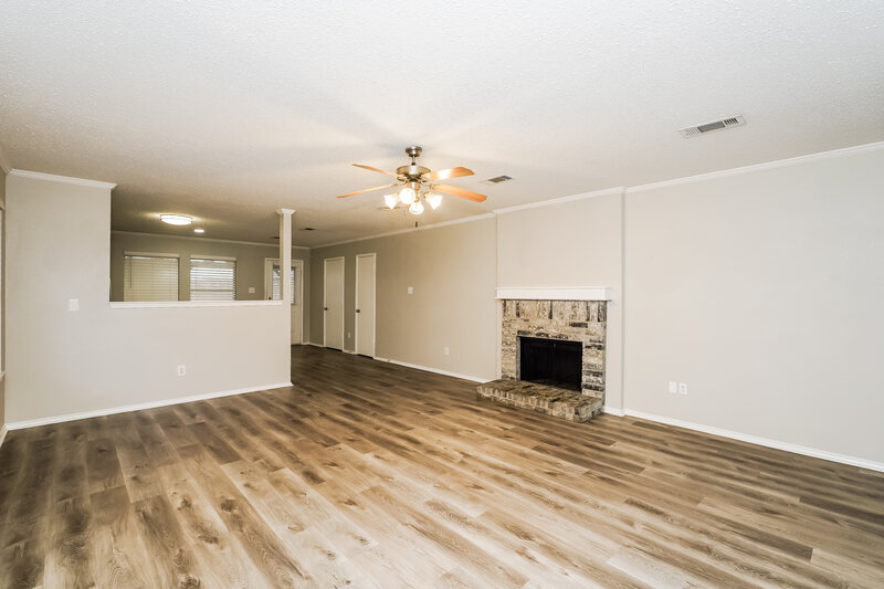 1,975/Mo, 5301 Royal Burgess Dr Fort Worth, TX 76135 Living Room View 4