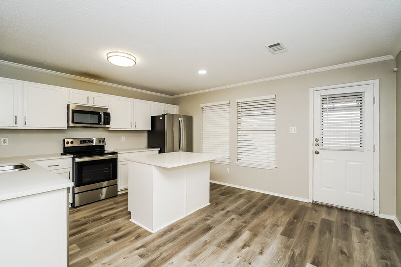1,975/Mo, 5301 Royal Burgess Dr Fort Worth, TX 76135 Kitchen View