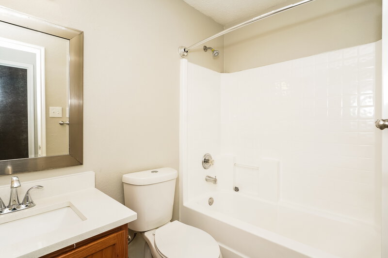 1,975/Mo, 5301 Royal Burgess Dr Fort Worth, TX 76135 Bathroom View