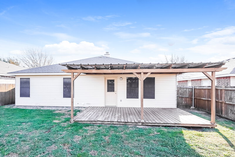 1,975/Mo, 5301 Royal Burgess Dr Fort Worth, TX 76135 Rear View