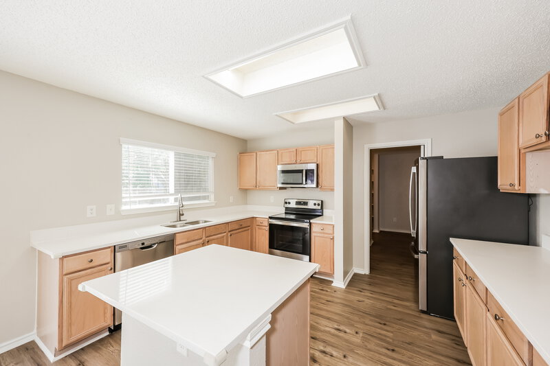 1,995/Mo, 10129 Chapel Glen Ter Fort Worth, TX 76116 Kitchen View 2