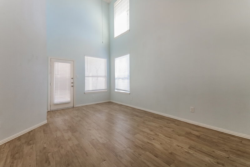 0/Mo, 9867 Walnut Hill Dr Providence Village, TX 76227 Living Room View