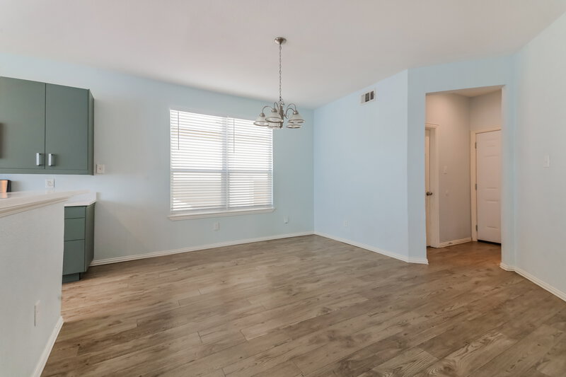 0/Mo, 9867 Walnut Hill Dr Providence Village, TX 76227 Dining Room View