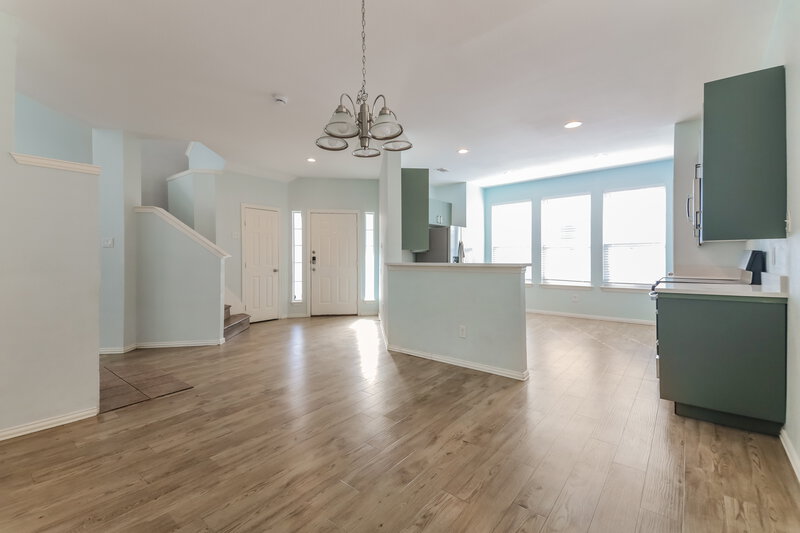 0/Mo, 9867 Walnut Hill Dr Providence Village, TX 76227 Dining Room View 2