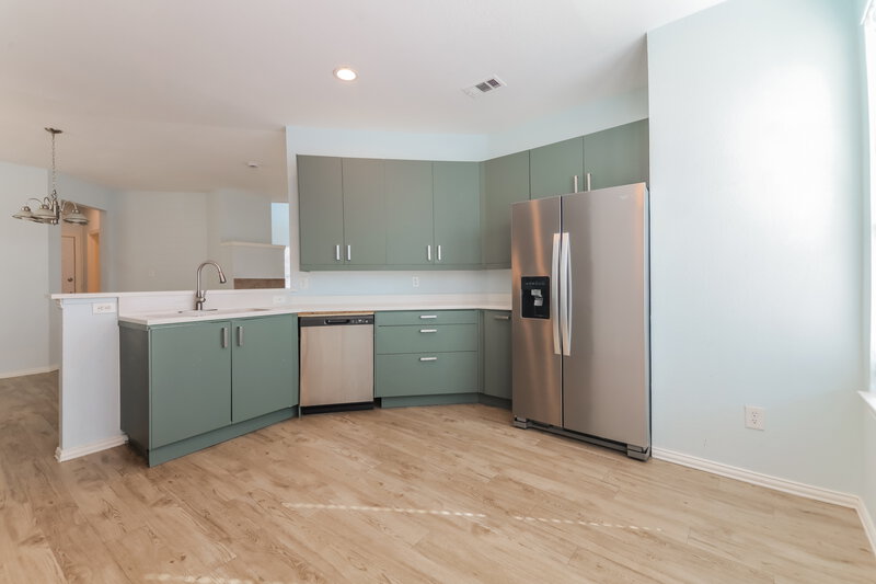 0/Mo, 9867 Walnut Hill Dr Providence Village, TX 76227 Kitchen View