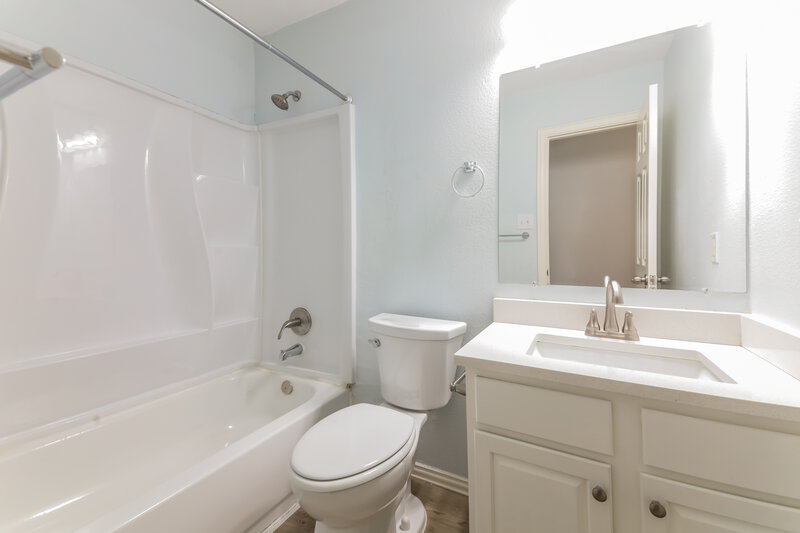 0/Mo, 9867 Walnut Hill Dr Providence Village, TX 76227 Bathroom View