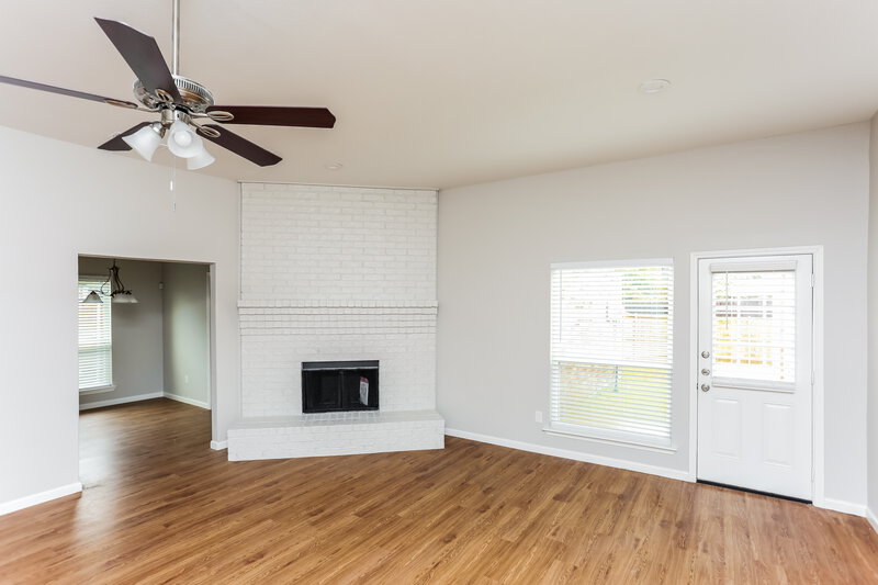 2,595/Mo, 2708 Austin Dr Mesquite, TX 75181 Living Room View