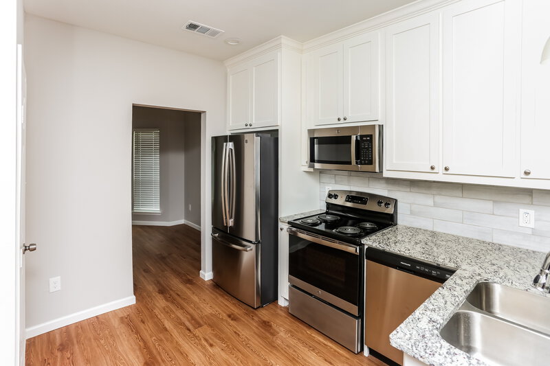 2,595/Mo, 2708 Austin Dr Mesquite, TX 75181 Kitchen View