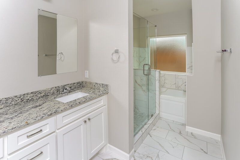 2,595/Mo, 2708 Austin Dr Mesquite, TX 75181 Main Bathroom View