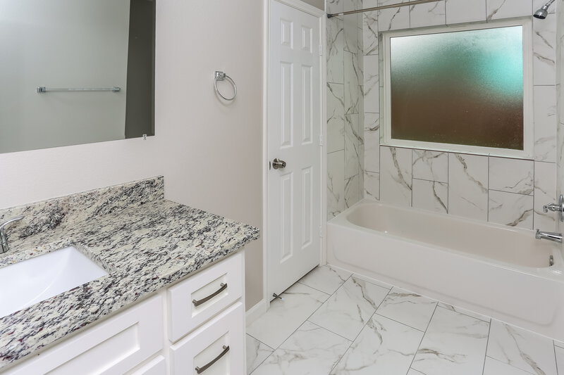 2,595/Mo, 2708 Austin Dr Mesquite, TX 75181 Bathroom View
