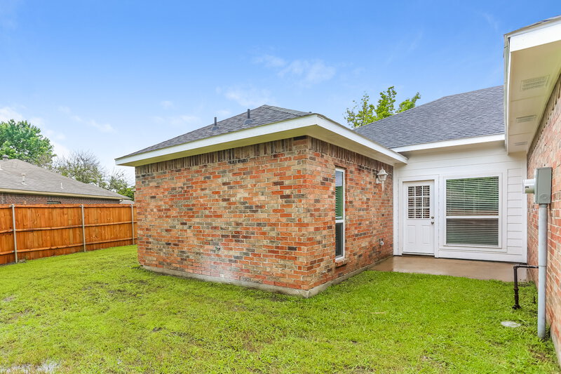 2,595/Mo, 2708 Austin Dr Mesquite, TX 75181 Rear View