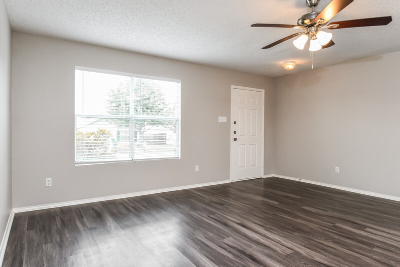 2,190/Mo, 1820 Vineridge Ln Burleson, TX 76028 Living Room View