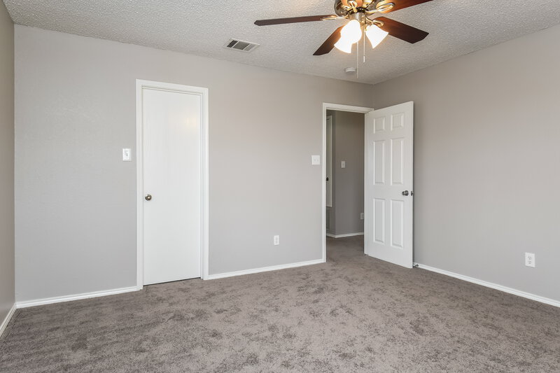 2,190/Mo, 1820 Vineridge Ln Burleson, TX 76028 Main Bedroom View