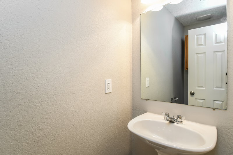 2,190/Mo, 1820 Vineridge Ln Burleson, TX 76028 Powder Room View