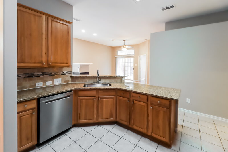 2,545/Mo, 6209 Reddenson Dr Fort Worth, TX 76132 Kitchen View 2