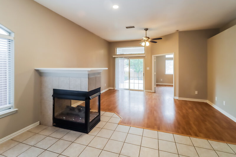 2,545/Mo, 6209 Reddenson Dr Fort Worth, TX 76132 Family Room View
