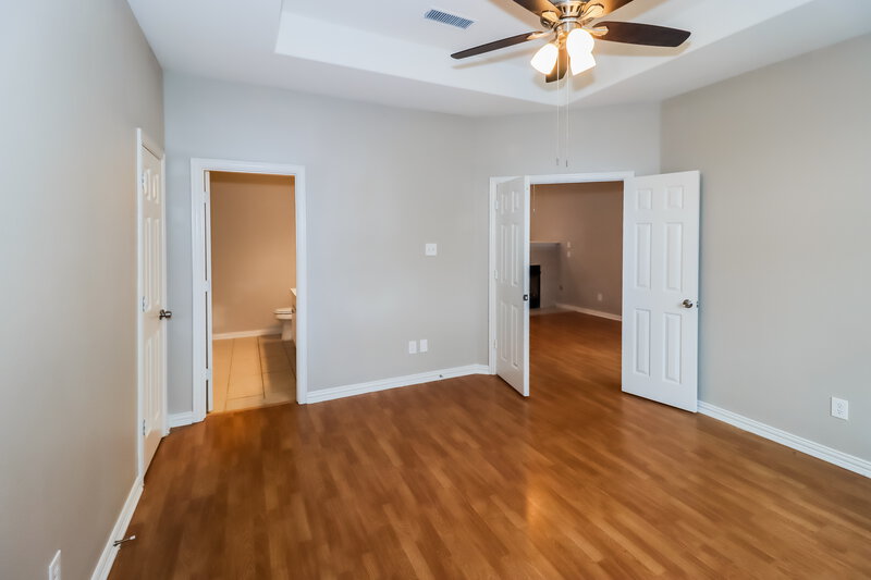2,545/Mo, 6209 Reddenson Dr Fort Worth, TX 76132 Main Bedroom View 2