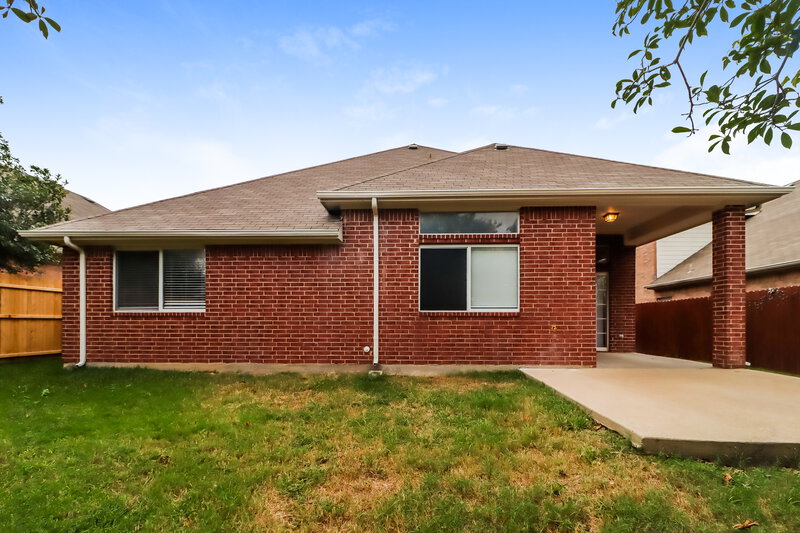 2,545/Mo, 6209 Reddenson Dr Fort Worth, TX 76132 Rear View