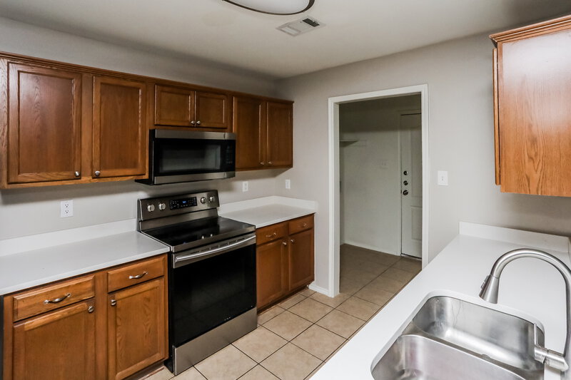 2,275/Mo, 8401 Timberbrook Ln Dallas, TX 75249 Kitchen View